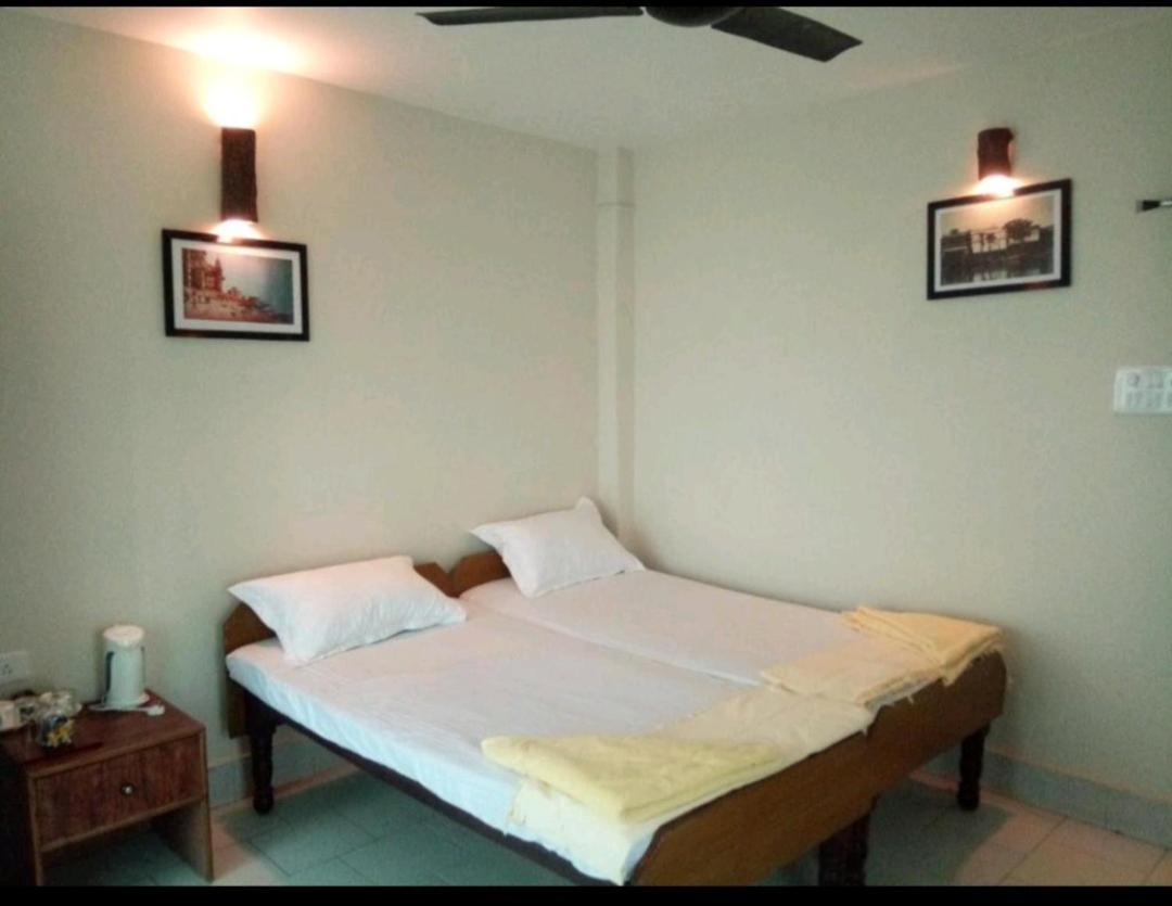 Monalisa Hostel Варанасі Екстер'єр фото